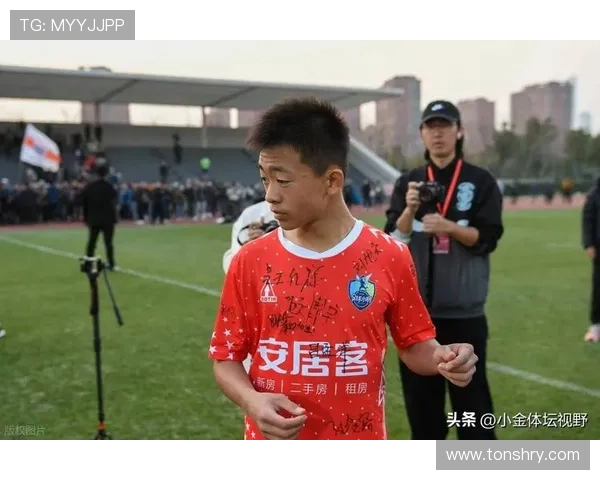 邝兆镭加盟海牛引发热议路难行