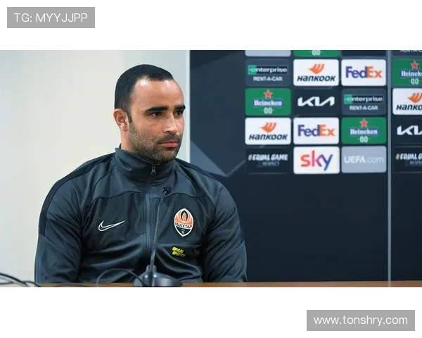 达韦尔萨迎回后卫伊斯梅利助力防线 达韦尔萨迎回后卫伊斯梅利助力防线