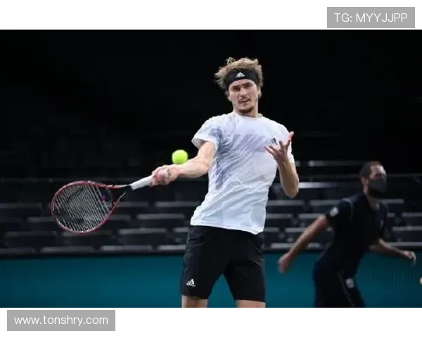 郑钦文逆转取胜连赢三场挺进32强